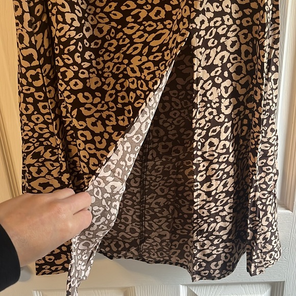 Brand new never worn high rise skirt with slit - Picture 6 of 10